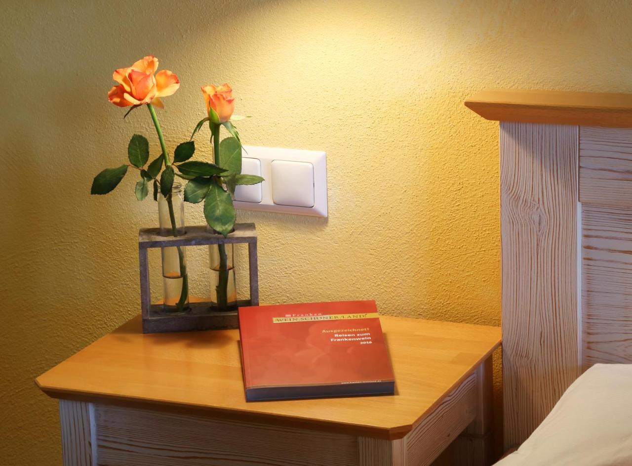 Hotel Weinhof Am Nussbaum Willanzheim Zewnętrze zdjęcie